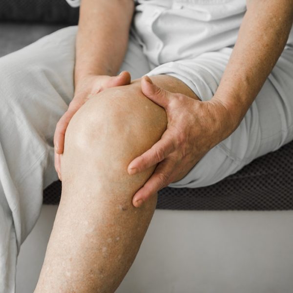 Penyebab Lutut Bengkak dan Cara Mengobatinya