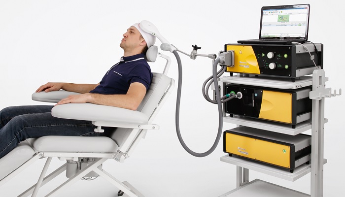 Transcranial Magnetic Stimulation (TMS) untuk Terapi Stroke hingga Alzheimer