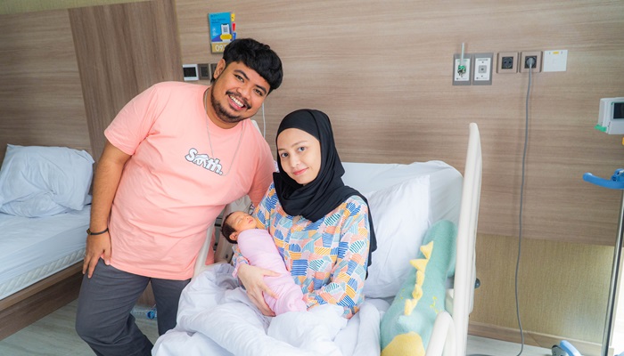 Anak ke-3 Rigen Rakelna dan Indah Ningtyas Dilahirkan di RS Mandaya Puri dengan dr. Gracia Sp.OG