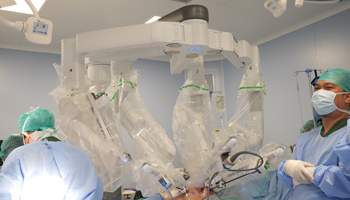Pertama di Indonesia, RS Mandaya Puri Lakukan MICS CABG dengan Bantuan Robot Da Vinci Xi